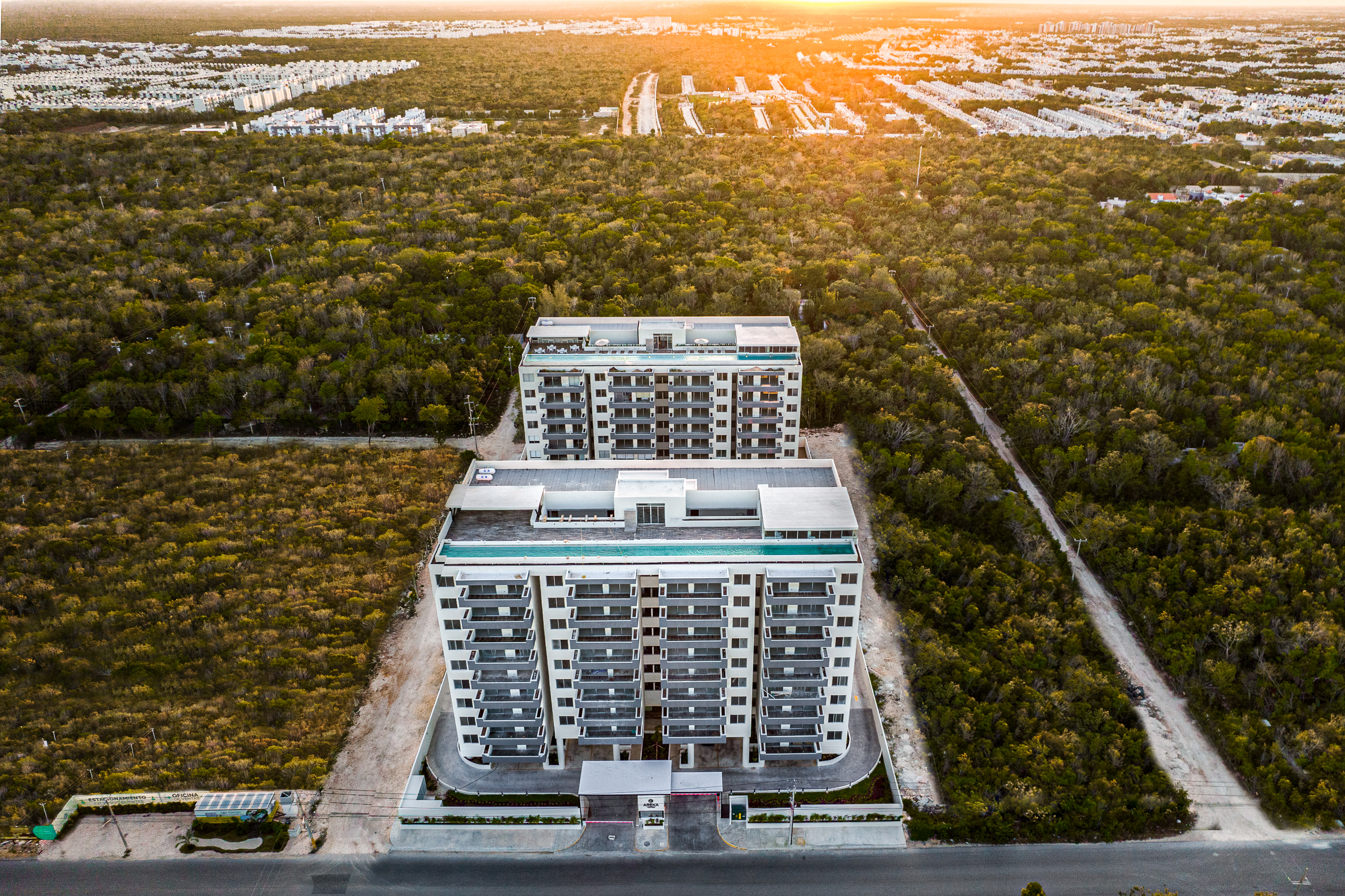 AREKA TOWERS PISCINA 